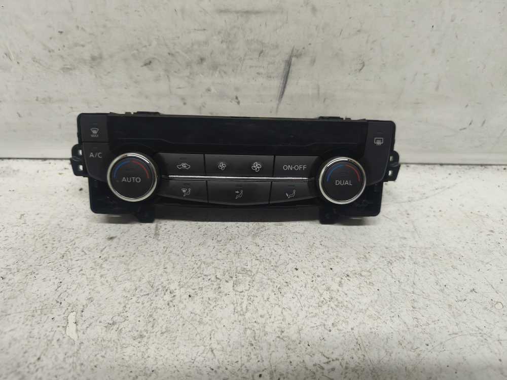 BOUTON DE CHAUFFAGE + ECRAN RADIO RENAULT - Vue 1